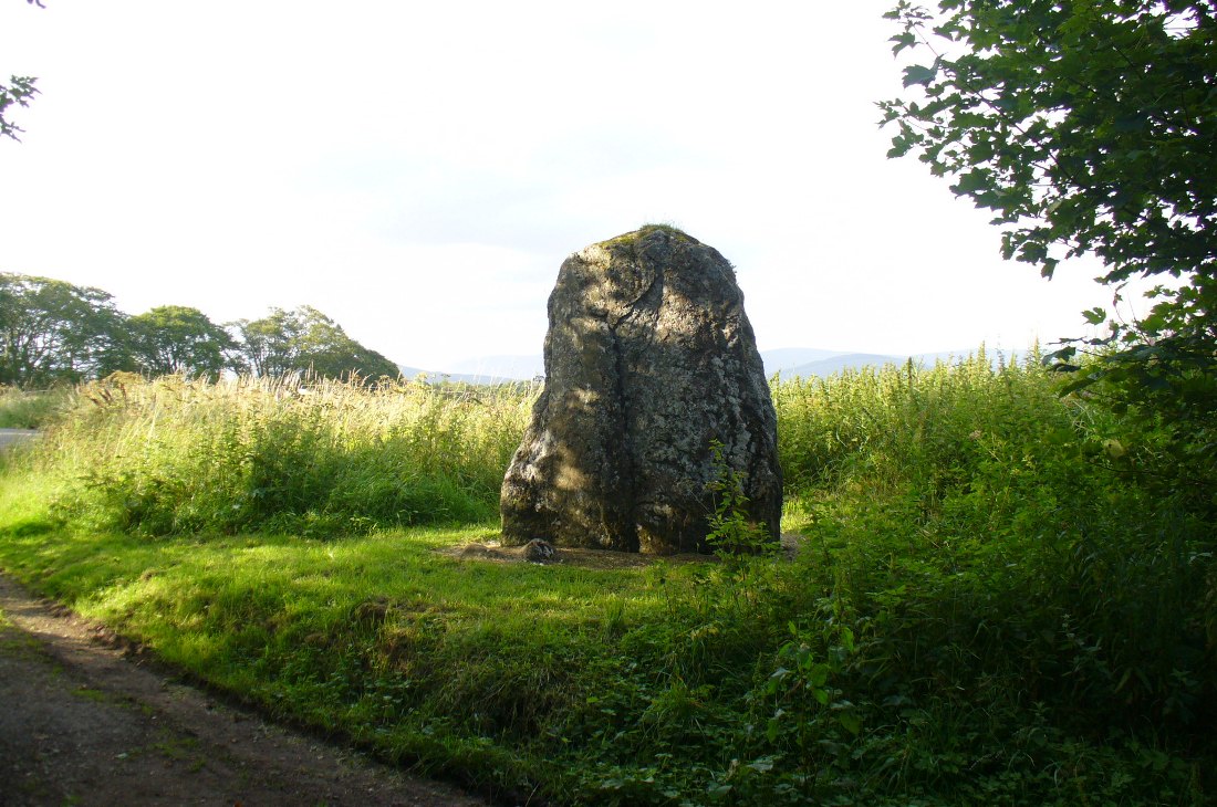 Kirriemuir Hill standing stone